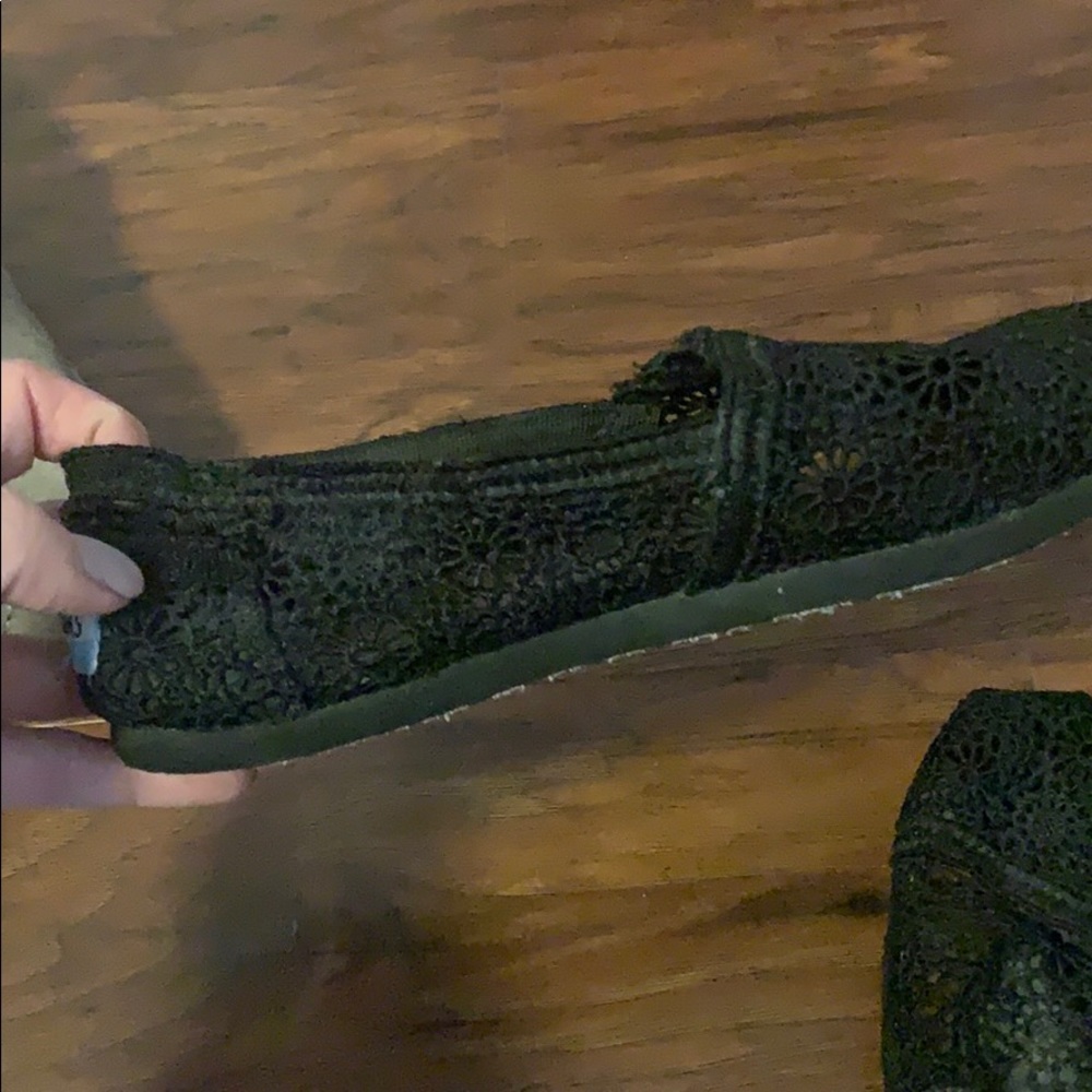 TOMS - Picture 2 of 3